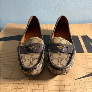 Coach Women's Janie Loafer Signature
Jacquard Maple Size 8B